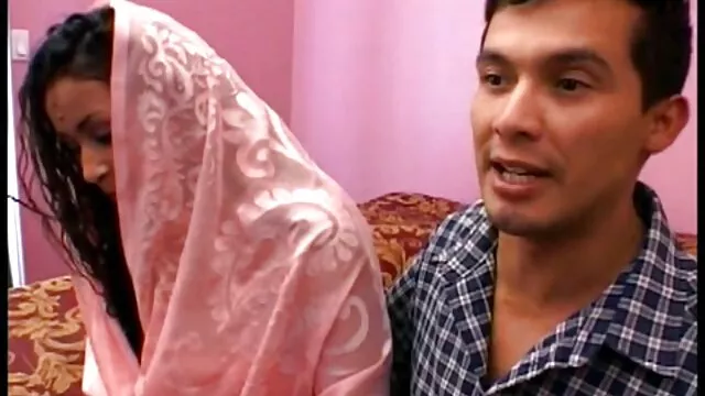 Des religieuses chinoises ont forcé un camarade de classe à enlever son pantalon filme x lesbienne et à leur montrer une grosse bite