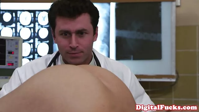 J'ai délibérément film porno lesbienne gratuit attaché un petit blason et l'ai vendu à un ami pour de l'argent