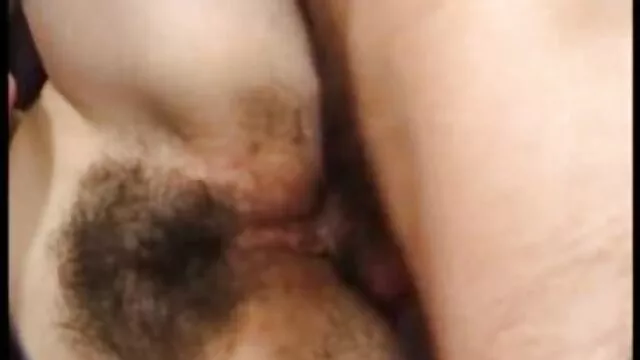 Masturbation dans une regarder film porno lesbienne chaise chic