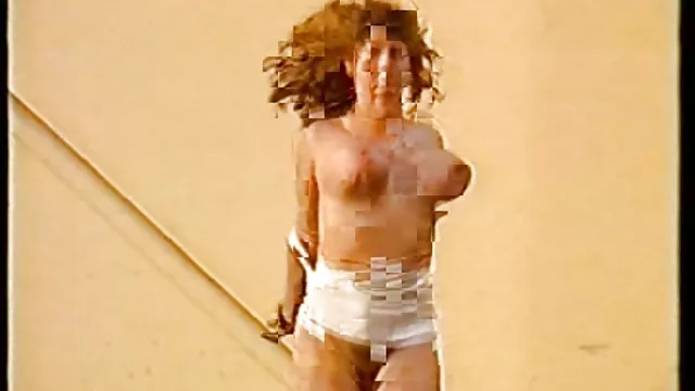 J'ai planté une petite amie excitée avec une culotte mouillée de lubrification vaginale et je l'ai actrice porno lesbienne déchirée