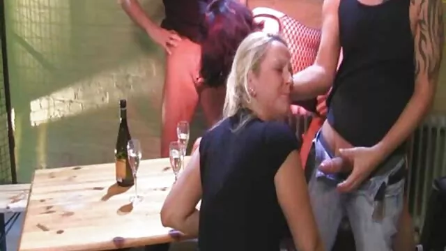 Sara voir film porno lesbienne