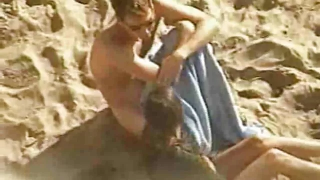 Lune extrait de film porno lesbienne de Sydney