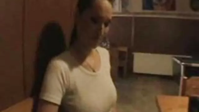 Stranger Asmet a ouvert une fleur video x lesbienne black humide de Zhanagul endormi avec une bite entre les jambes
