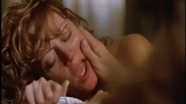 Un fétichiste filmxlesbienne fasciste au museau brûlé mène des expériences sur un esclave aux oreilles