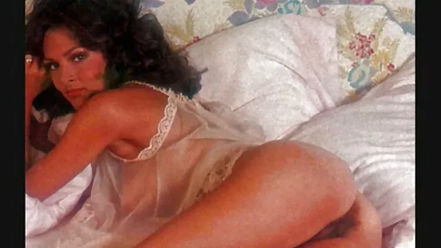 Joyeux anniversaire! Il a enfoncé sa main dans sa bouche avec un membre et lui a martelé le cul comme un pic, voir film porno lesbienne retournant son cul à l'envers